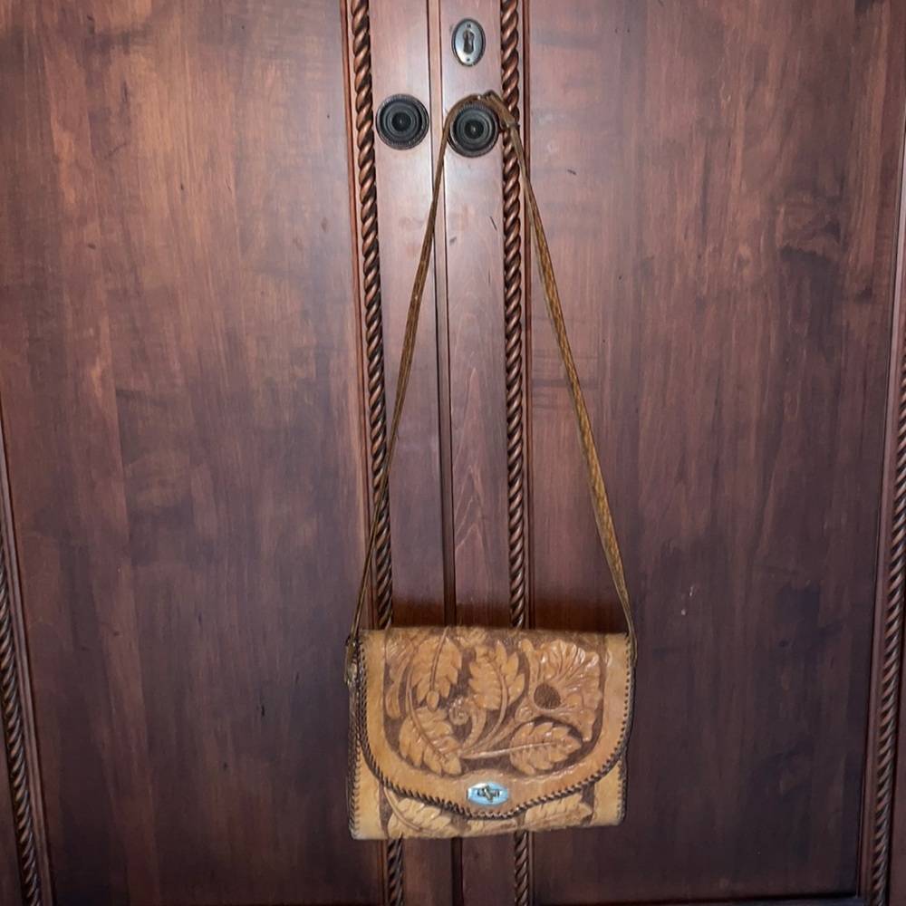 Vintage toole leather handbag. Incredible craftsmanship. Interior leather also